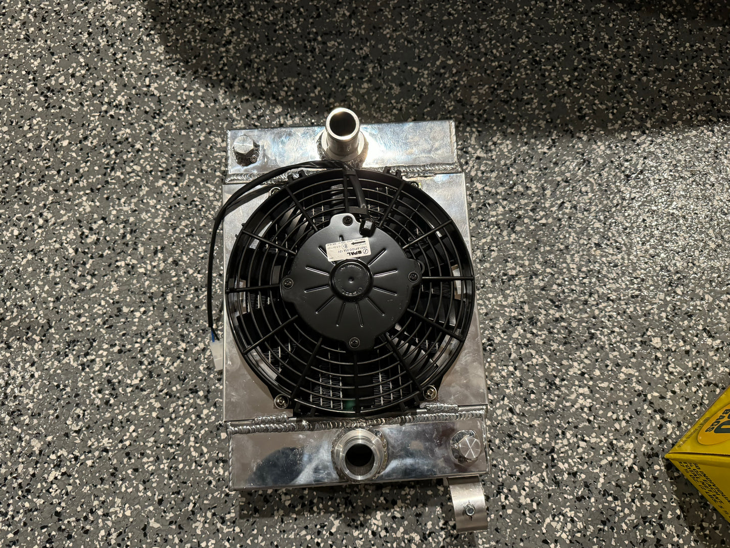 Plm race radiator with spal fan